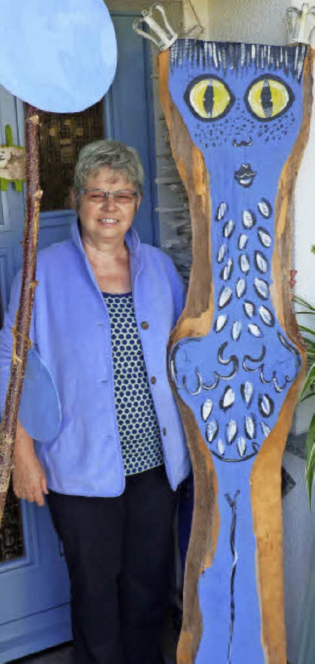 Renate Schmidt  mit blauer Stele und b...igen sich am Samstag an dem Ereignis.   | Foto: d.Sattelberger