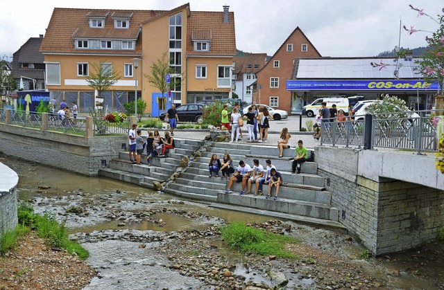 Treffpunkt auch bei Niedrigwasser: die Schwemme  | Foto: Scheer  /Maier