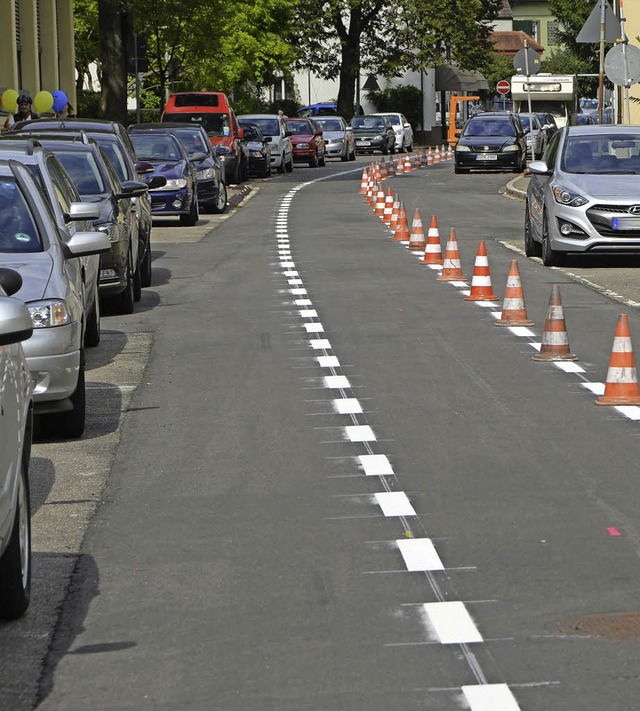 Der Fahrradstreifen inmitten der Werderstrae.   | Foto: Axel Kremp