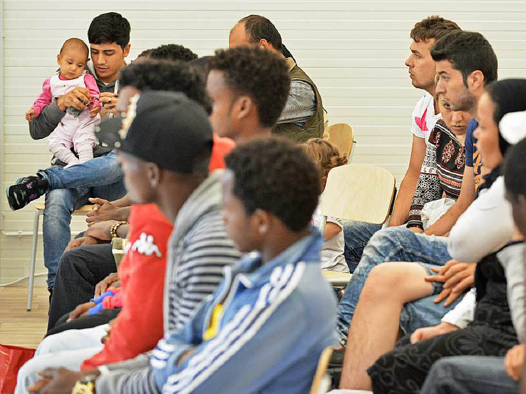 Die ersten Flchtlinge sind in der Freiburger BEA willkommen geheien worden.