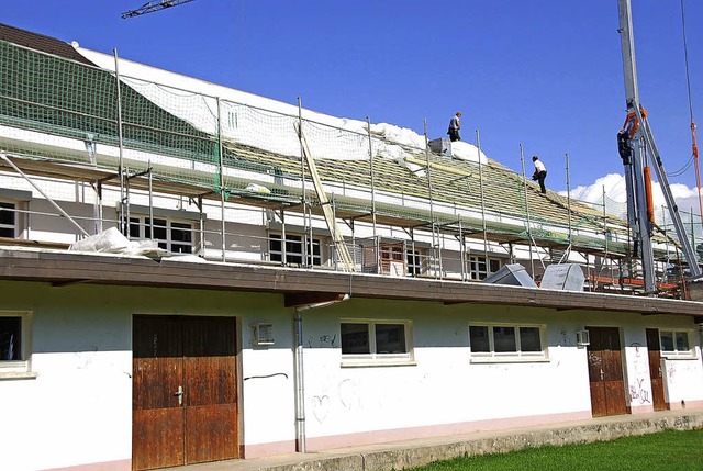 Es geht voran bei der Sanierung der Hausener Festhalle.   | Foto: Steinfelder