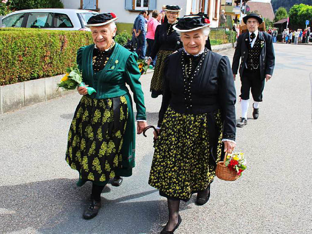 Der Heimatverein Kappel mit seinen Trachtengruppen.