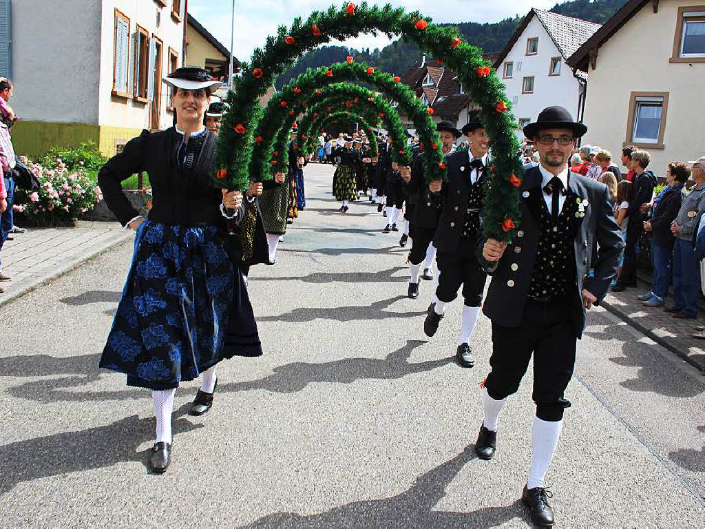 Der Heimatverein Kappel mit seinen Trachtengruppen.