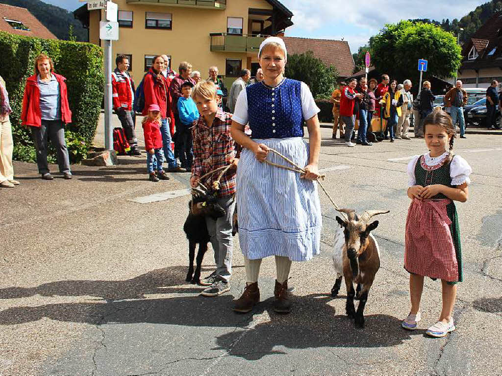 Der Historikverein Oberwinden stellte die vier Jahreszeiten - die landwirtschaftlichen Ttigkeiten und die Ernten - mit seinen Gespannen, Schleppern und Maschinen dar und erntete  Applaus fr seine Idee.