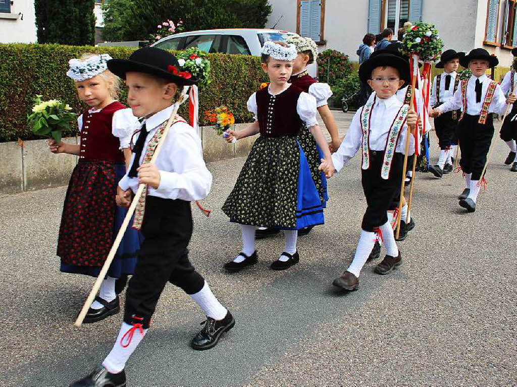 Die Kindervolkstanzgruppe der Trachtenkapelle Simonswald