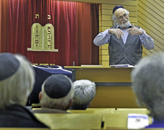 Ruben Frankenstein erzhlte im Gebetss...dischen Traditionen in Sddeutschland.  | Foto: Michael Bamberger