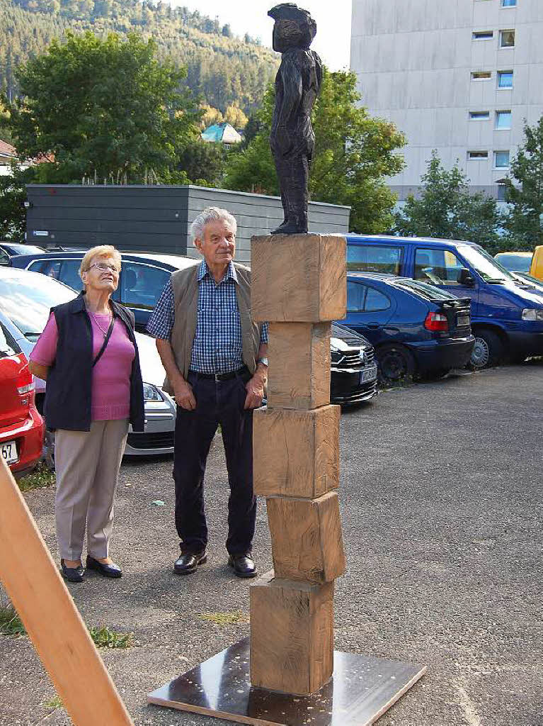 Ordentlich Spne fliegen beim Holzbildhauer-Symposium in St. Blasien.