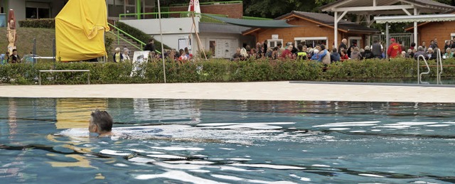 Zum letzten Mal war am Sonntag in Herb...ind vor allem die Stammschwimmer zog.   | Foto: Thilo Bergmann