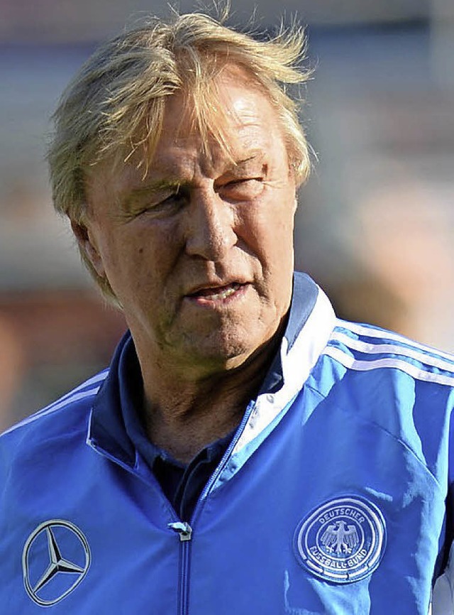 Fordert Sieg in Baku: U-21-Coach Horst Hrubesch  | Foto: dpa