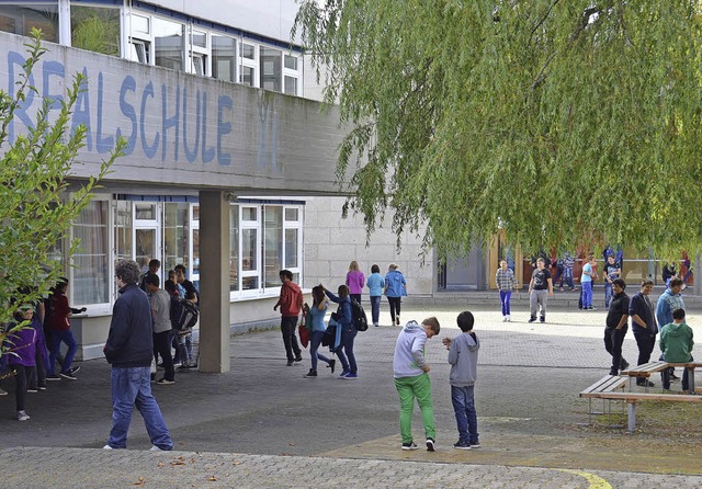 Am Montag beginnt auch am Schulverbund Lffingen wieder der Unterricht.   | Foto: Martin Wunderle