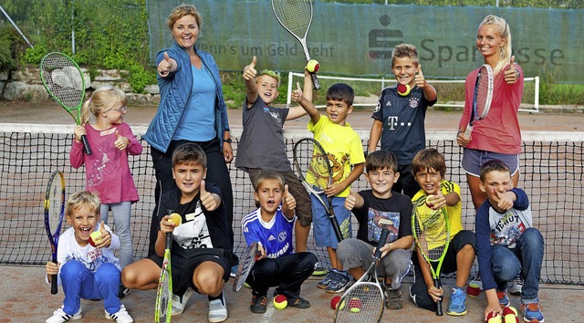 Spa hatten die Kinder beim Tennistrai...it Marion Temesberger und Alina Ries.   | Foto: Wolfgang Scheu