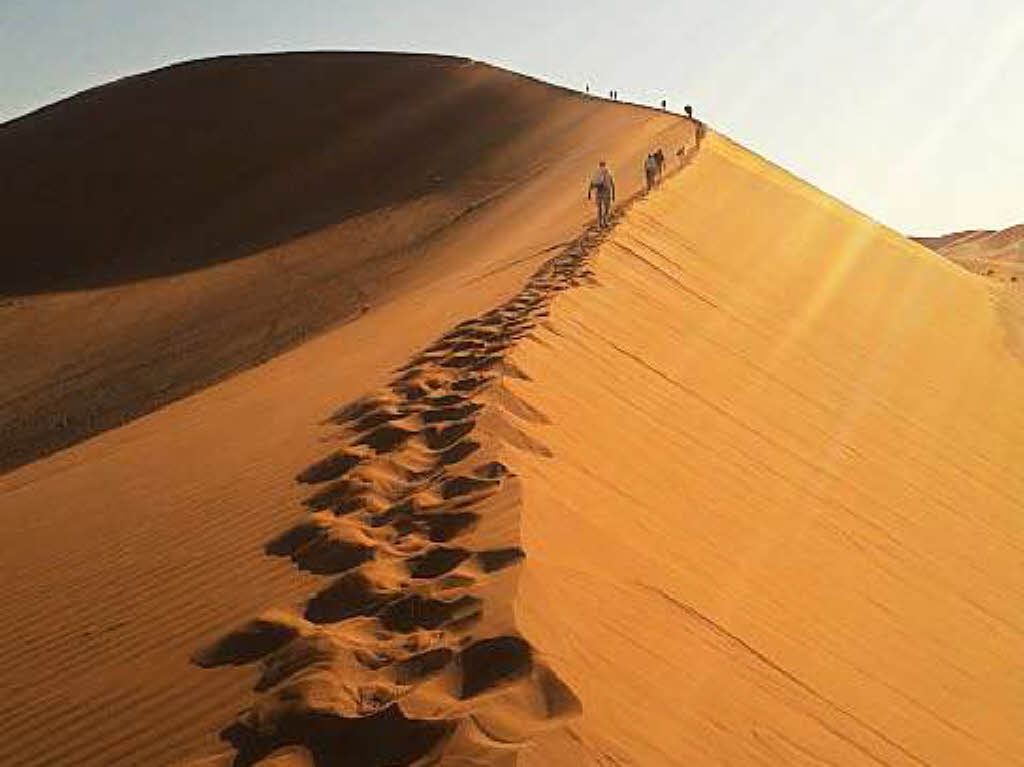 Ein Berg der anderen Art, Leserin Regine Borget war im sdlichen Afrika unterwegs und erklomm dort Sanddnen in Namibia.