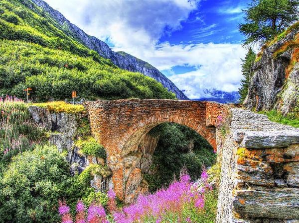 Diese Aufnahme entstand whrend einer Wanderung Richtung Nufenenpass in der Schweiz. Dieter Fischer aus Grenzach-Wyhlen erprobte dabei die HDR Technik.
