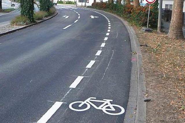 Sicherer Radfahren mit Schutzstreifen