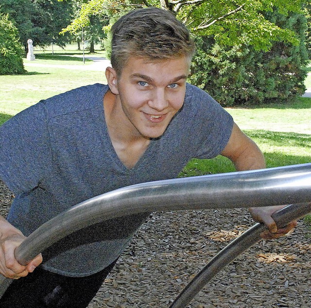 Sport macht auch im Freien Spa. Koste...m Grttpark mit dem Bewegungsparcours.  | Foto: Maja Tolsdorf