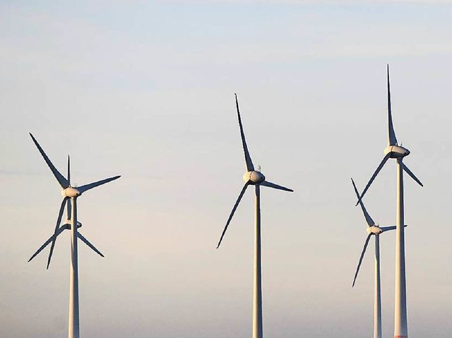 Der Ausbau der Windkraft geht voran, wenn auch zh.   | Foto: dpa