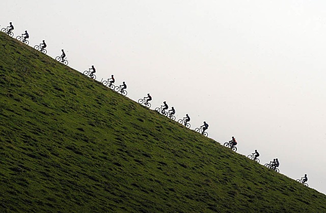 Im Frhtau zu Berge: Morgens um sieben...s fr das Rennen ber 120 Kilometer.    | Foto: patrick seeger