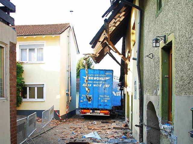 Von einer abschssigen Strecke kommend...len &#8211; es blieb beim Sachschaden.  | Foto: Ralf Staub