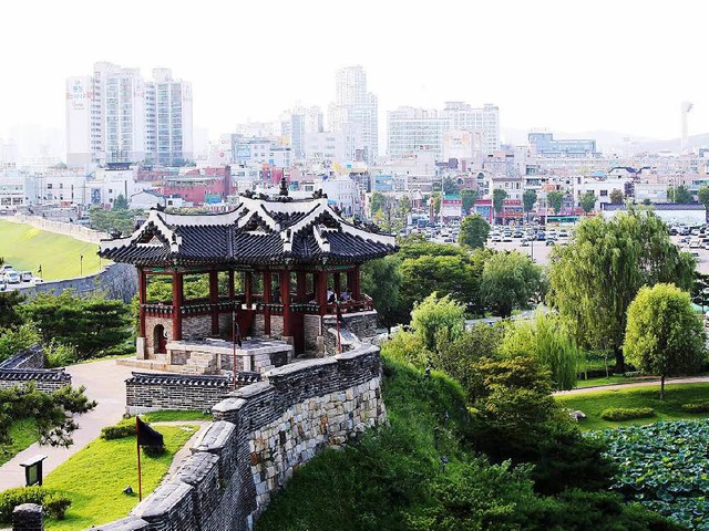 Teile der Hwaseong-Festung in Suwon.  | Foto: Michael Saurer