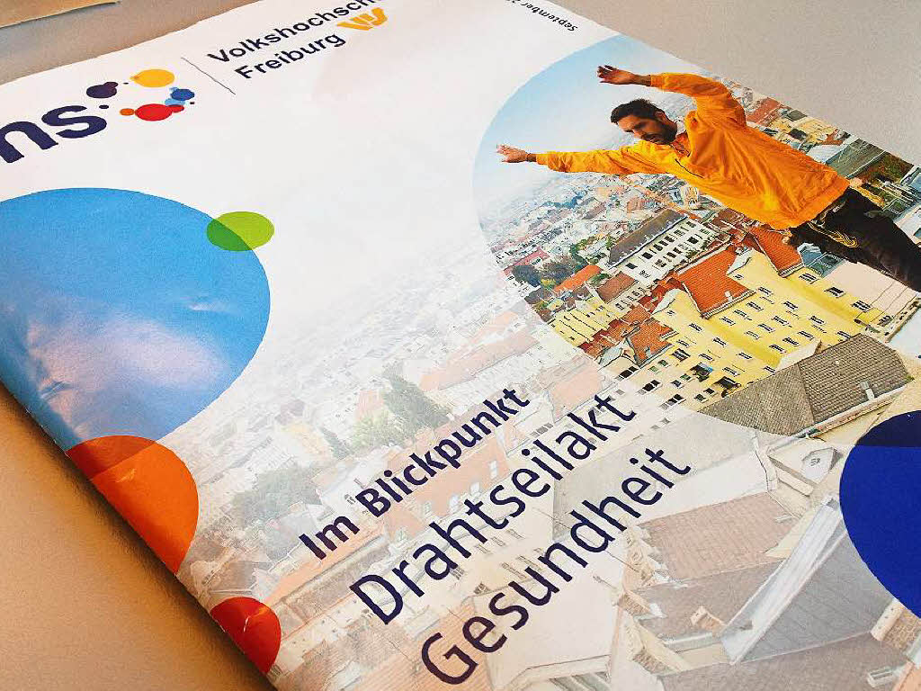 Warum ist auf dem Programmheft der VHS Freiburg ein Bild aus Wien