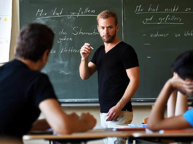 Zum Unterrichtsbeginn am Montag gibt e...ttemberg so viele Lehrer wie noch nie.  | Foto: dpa