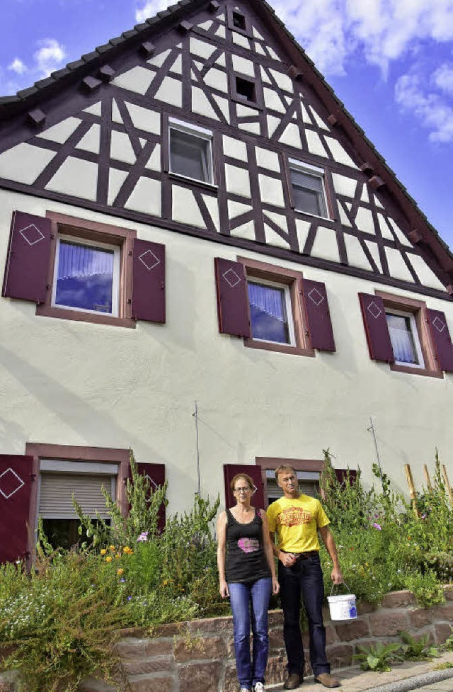 Anja und Helmut Jauch renovieren seit dreiig Jahren ihr historisches Gebude.  | Foto: Dieter Erggelet