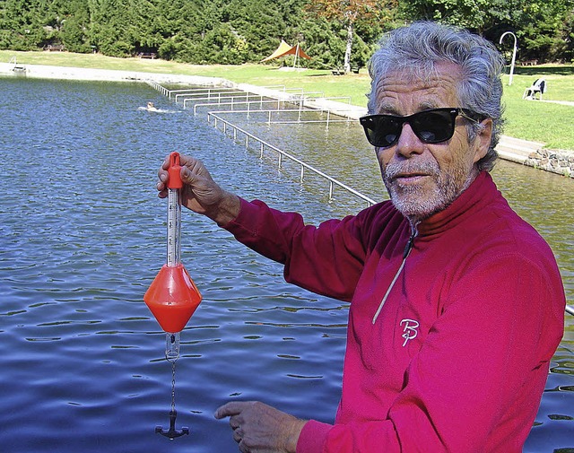 Zu der tglichen Aufgabe gehrte auch das Messen der Wassertemperatur.  | Foto: Heinrich Fehrenbach