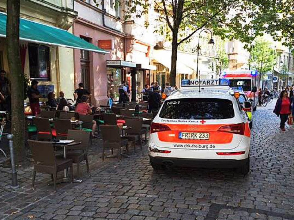 Polizeieinsatz in der Gartenstraße  am...ftochter in einem Geschäft erschossen.  | Foto: Adrian Hoffmann