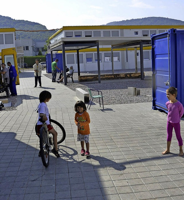 Die Container im Bad Sckinger Gewerbe...rkungskreis von  Refugees Integrated.   | Foto: Hrvoje Miloslavic