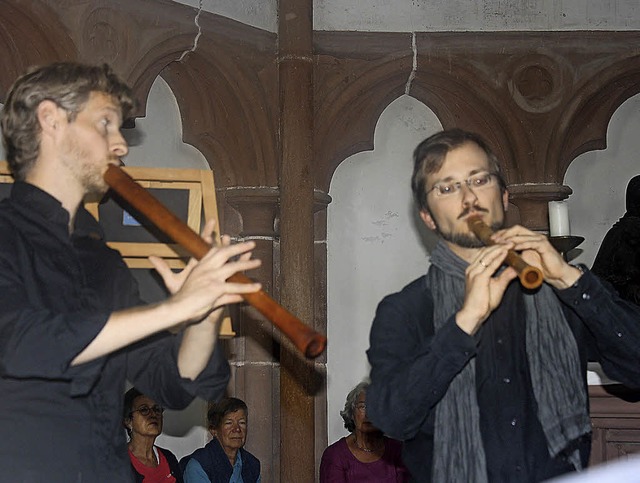 Ivo Berg und Martin Erhardt spielen hi... Nusmido in der Tennenbacher Kapelle.   | Foto: Hildegard Karig