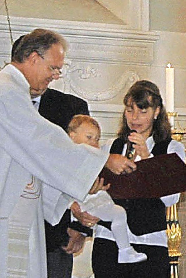 Drei Kinder erhielten das Sakrament der Taufe.   | Foto: Christiane Sahli