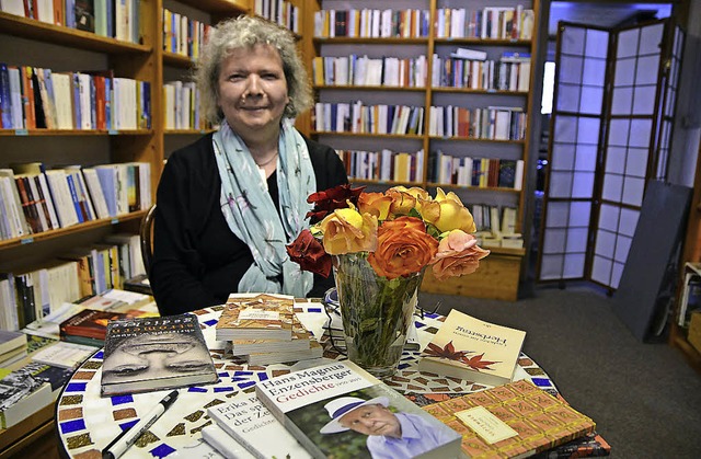 Die Literatur steht im Vordergrund: Ch...n ihrer ausgezeichneten Buchhandlung.   | Foto: Burgmaier