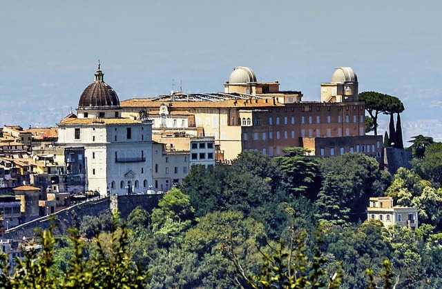 Palast mit Premium-Ausblick: das Castel Gandolfo   | Foto: AFP