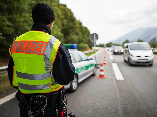 Auch an den Grenzen im Sdwesten wird kontrolliert (Symbolfoto).  | Foto: dpa