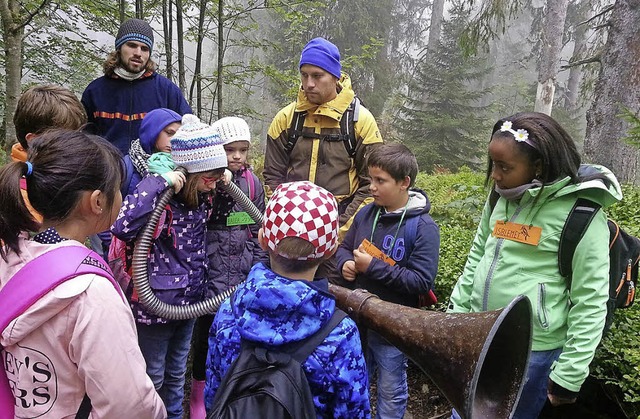 So spannend kann lernen sein: Experimente in der Natur  | Foto: Privat