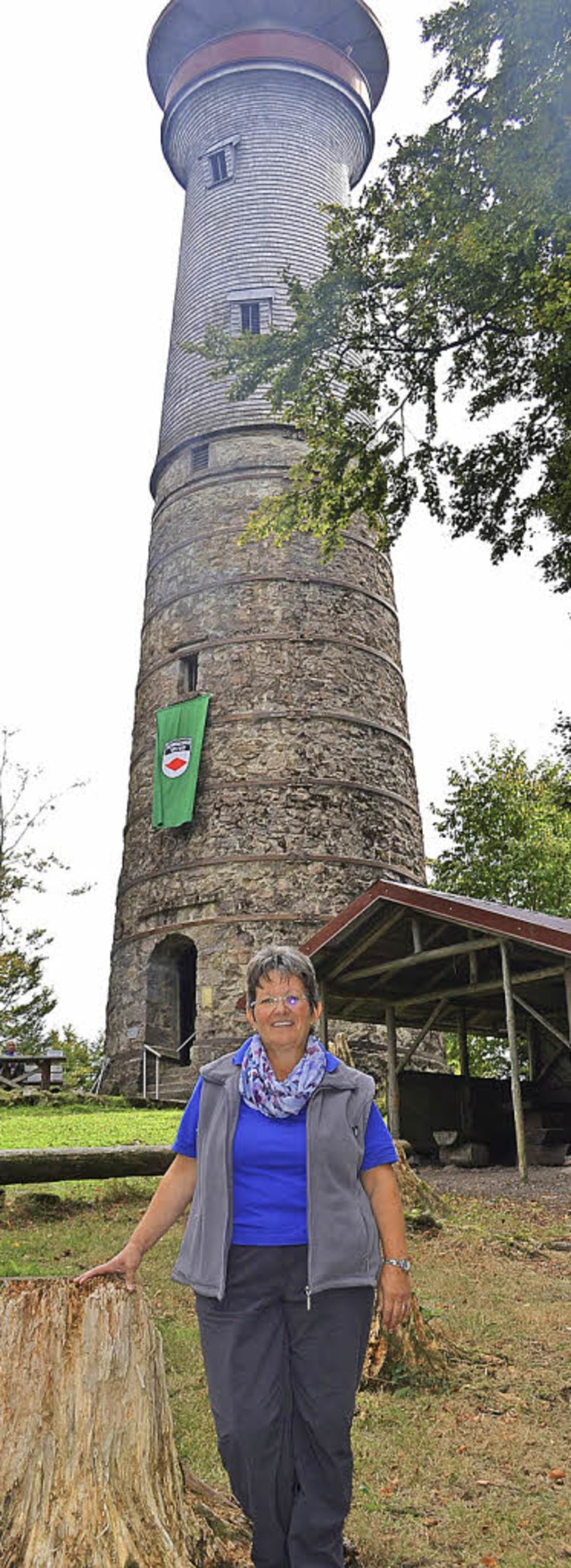SV-Vorsitzende Marita Stterlin vor &#8222;ihrem&#8220; Turm  | Foto: Paul Berger