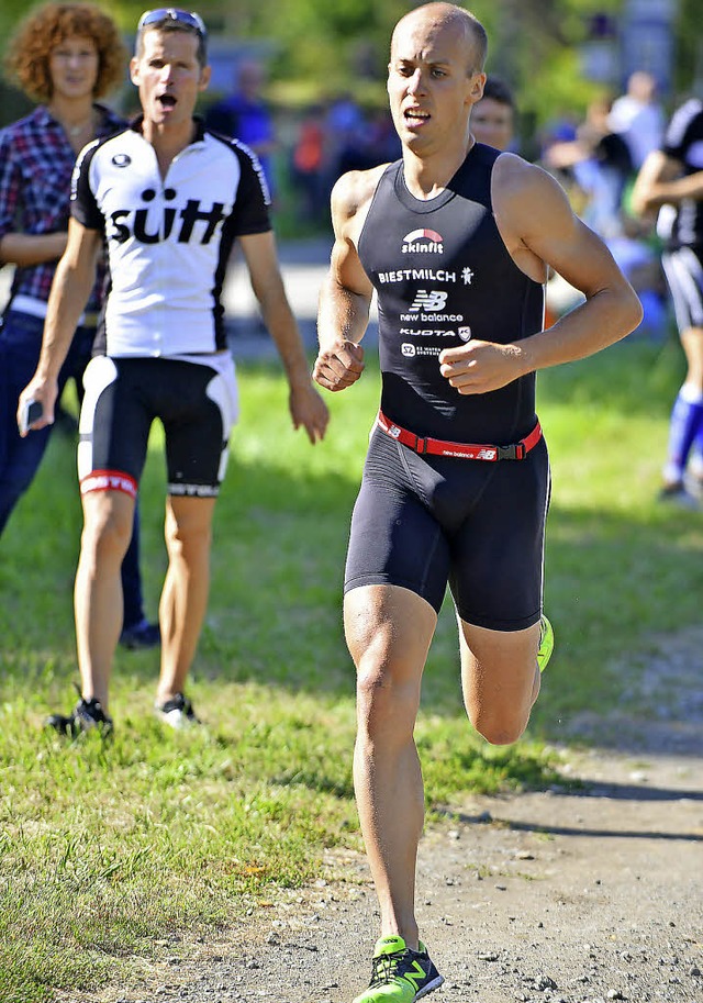Der Ironman kann kommen: Angetrieben v...serstuhl-Triathlon souvern zum Sieg.   | Foto: Murst