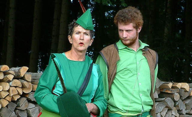 Robin Hut (Mario Brutschin) und seine resolute Mama (Marianne Tittel)  | Foto: Roswitha Frey