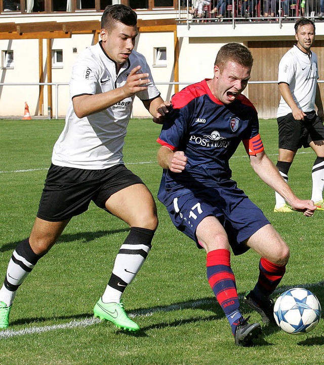 Der Schein trgt: Florian Gampp (Schl...Doch Laufenburg hatte die Nase vorn.    | Foto: Neubert