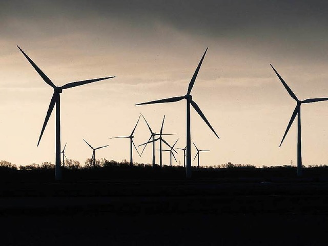 Bei Investitionen in Windkraftanlagen ...genen Jahren oft wenig Freude gehabt.   | Foto: dpa
