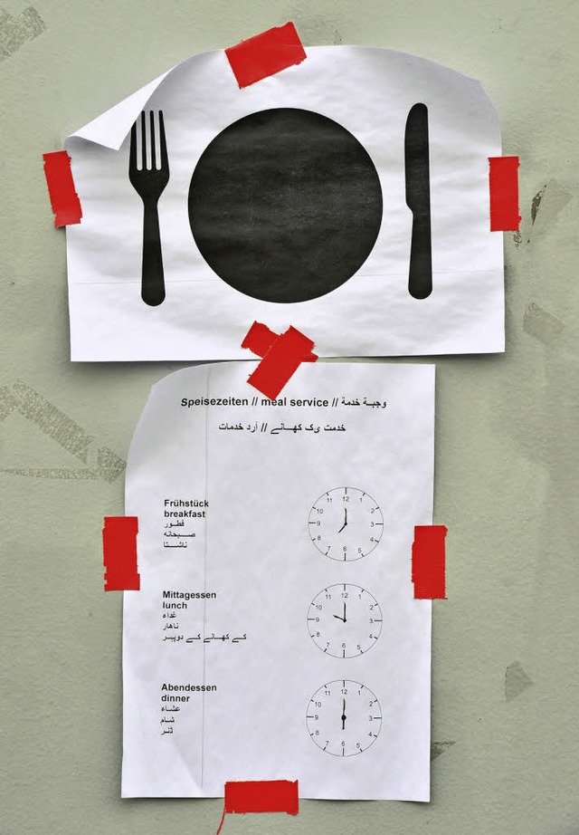Ein Zettel mit den Essenszeiten in meh...gen bei der Alltagsbewltigung helfen.  | Foto: DPA