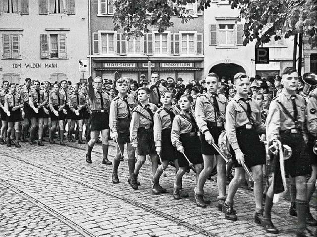 Aufmarsch von Hitlerjungen in Lrrach  | Foto: Eugen Zrcher/ Stadtarchiv Lrrach 