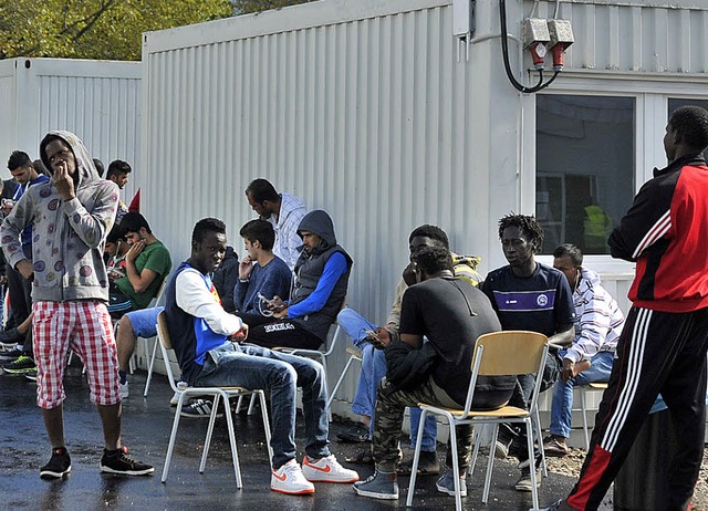 Flchtlinge in der Erstaufnahmestelle in Freiburg   | Foto: BaMBERGER