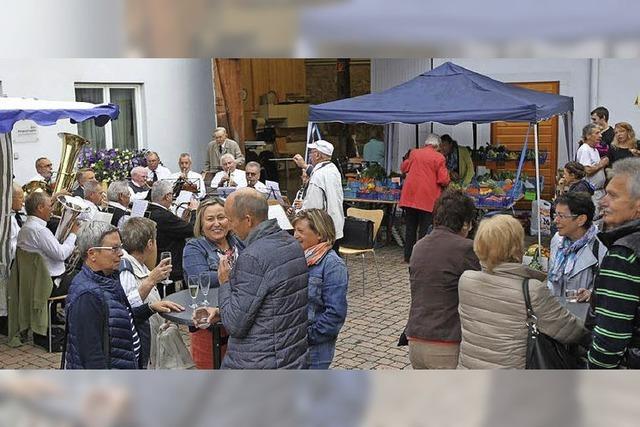 Wochenmarkt am Rathaus gibt es seit einem Jahr