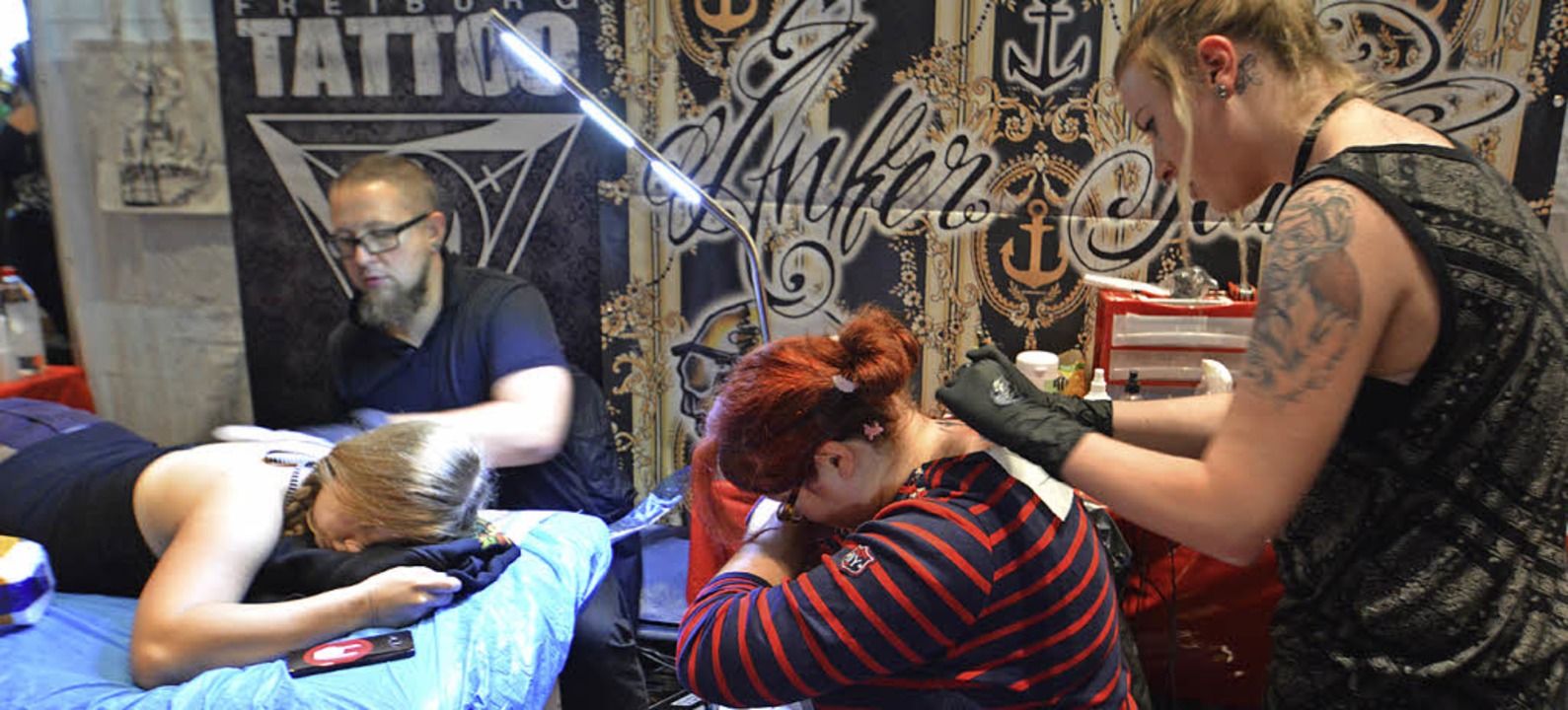 TattooFans lassen sich im Burghof verschönern Lörrach Badische Zeitung