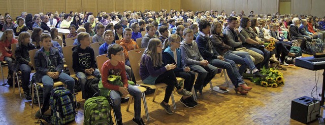 Die Verbundschule hie die vielen Fnftklssler willkommen.  | Foto: schule