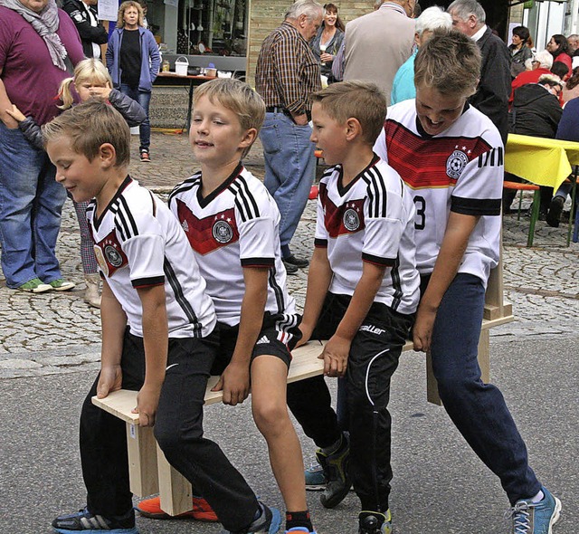 Die Minigruppe der Fuballnationalmannschaft einmal nicht beim Kicken.  | Foto: schtz