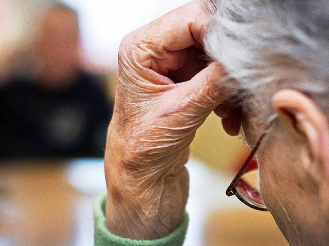 Bei rund  60% aller Demenzkranken liegt Morbus Alzheimer vor.  | Foto: dpa-tmn