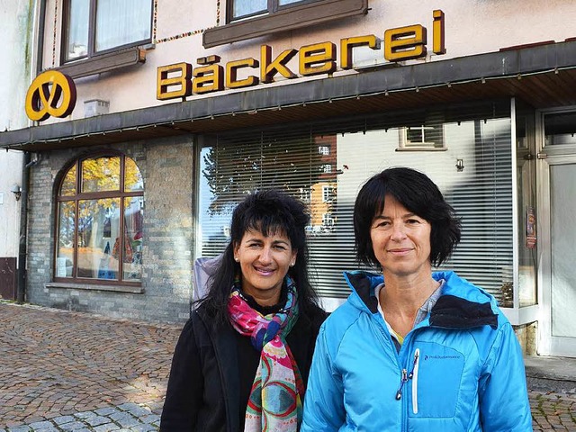 Elke Bhrer (rechts) und Rebekka Amini...ge Haus Zahn im Zentrum von Lffingen.  | Foto: Liane Schilling