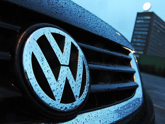 VW steht wegen des Diesel-Skandals unter groem Druck.  | Foto: dpa